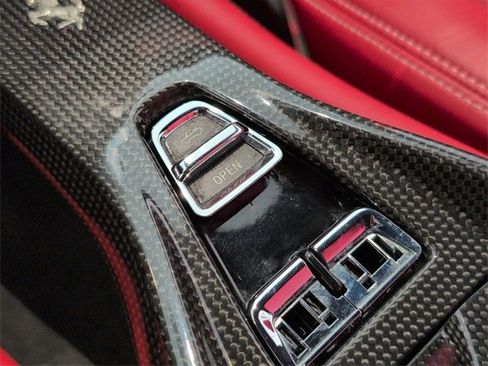 Used 2011 Ferrari California image 21