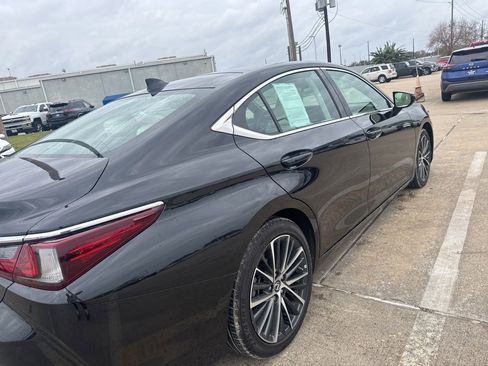 Used 2022 Lexus ES 350 w/ Premium Package image 6