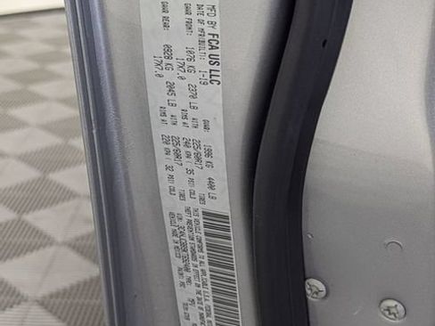 Used 2019 Jeep Compass Latitude w/ Popular Equipment Group FWD image 38