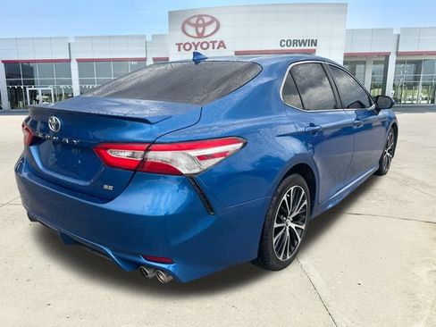 Used 2019 Toyota Camry SE FWD image 5
