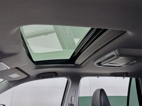 Used 2016 Honda Pilot Touring image 20