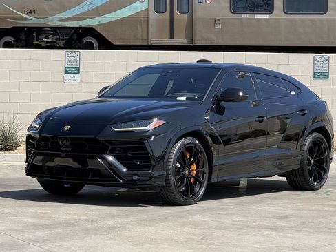 Used 2020 Lamborghini Urus AWD/4WD image 10