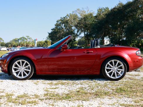 Used 2006 MAZDA MX-5 Miata Sport image 3