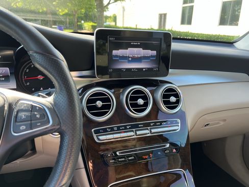 Certified 2018 Mercedes-Benz GLC 300 image 32
