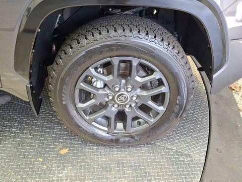 Used 2022 Toyota Tundra Platinum image 27