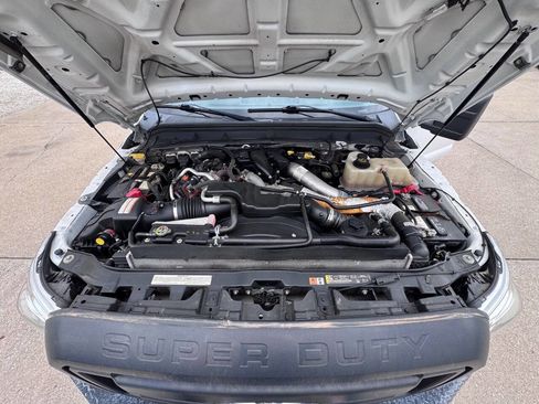 Used 2015 Ford F550 4x4 Regular Cab Super Duty image 12