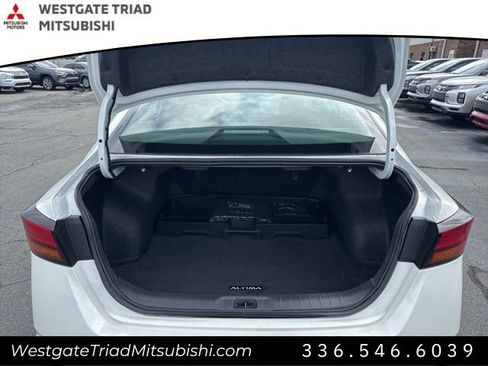 Used 2024 Nissan Altima 2.5 SR FWD image 20