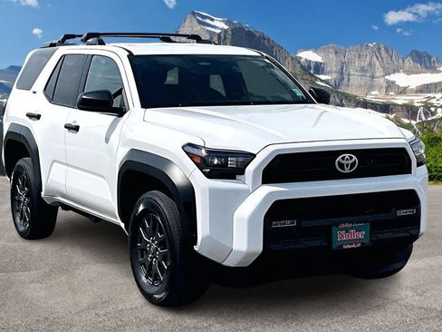 Used 2025 Toyota 4Runner SR5 AWD/4WD image 12