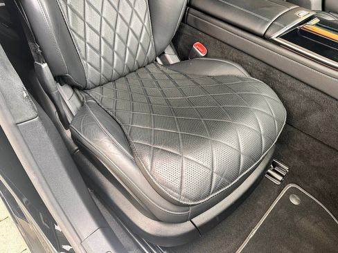 Used 2021 Mercedes-Benz S 580 4MATIC Sedan w/ Warmth & Comfort Package image 60
