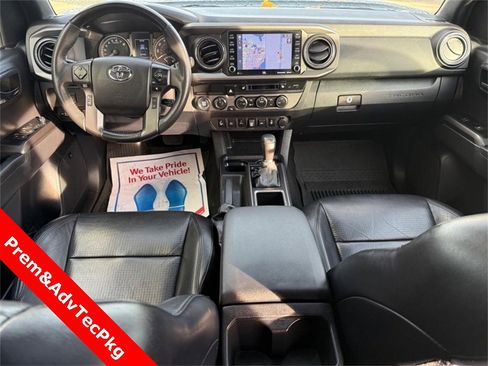 Used 2022 Toyota Tacoma TRD Sport image 14