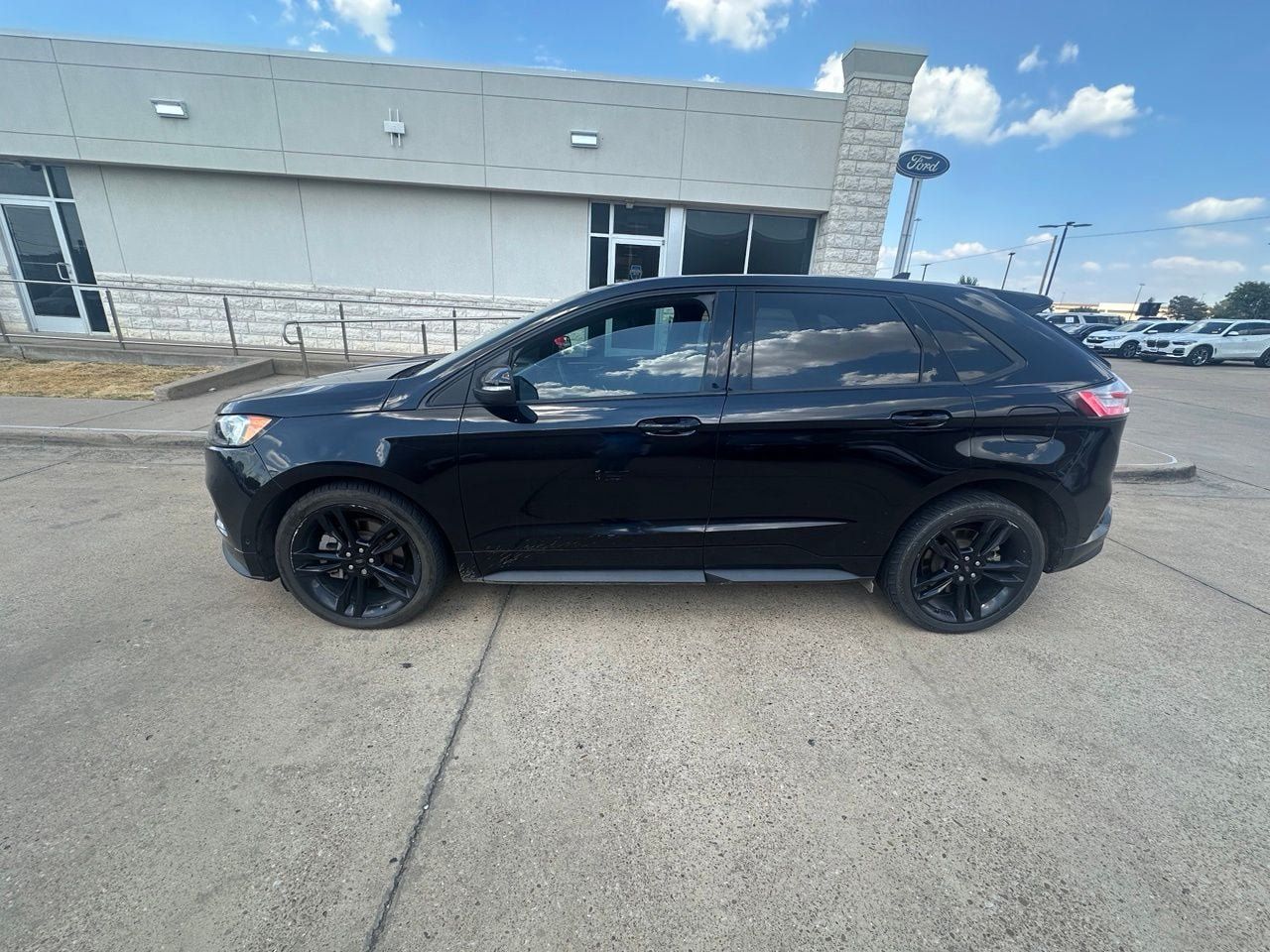 Used 2022 Ford Edge ST w/ Equipment Group 401A AWD/4WD image 11