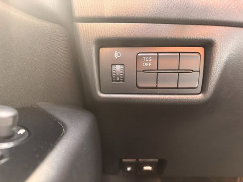 Used 2018 MAZDA CX-5 Sport image 12