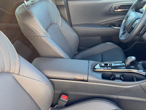 Used 2026 Toyota Crown Signia w/ Advanced Technology Package image 12