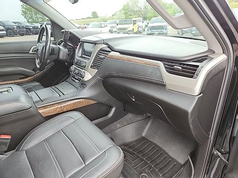 Used 2019 GMC Yukon Denali w/ Denali Ultimate Black Edition AWD/4WD image 52