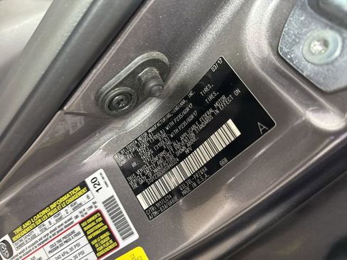 Used 2017 Toyota Sienna XLE image 39