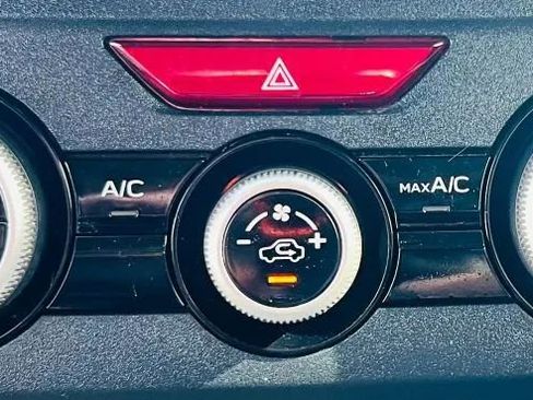 Used 2021 Subaru Crosstrek 2.5i Sport w/ Moonroof Package image 18