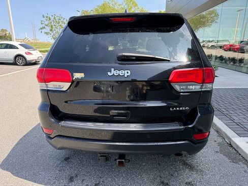 Used 2017 Jeep Grand Cherokee Laredo w/ Quick Order Package 2BE image 3