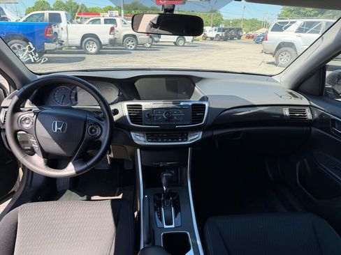 Used 2015 Honda Accord Sport image 8