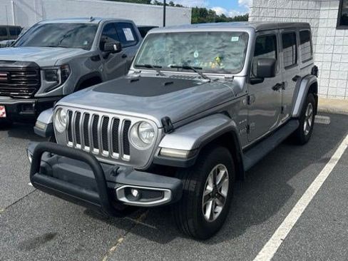 Used 2018 Jeep Wrangler Unlimited Sahara AWD/4WD image 2