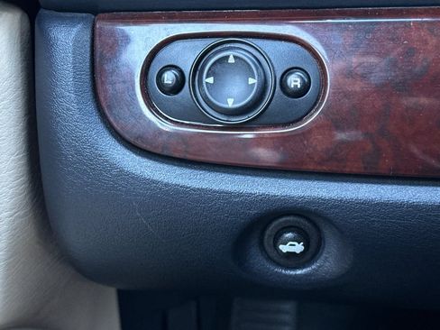 Used 2002 Chrysler Sebring Limited image 27