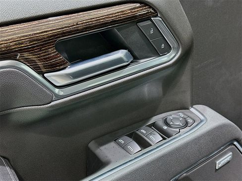 Used 2025 GMC Sierra 1500 Elevation w/ Preferred Package image 18