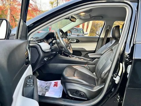 Used 2022 Jeep Compass Limited AWD/4WD image 13