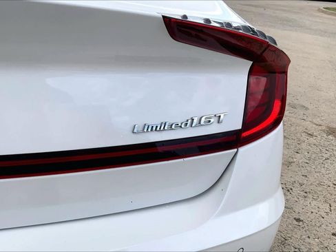 Used 2022 Hyundai Sonata Limited w/ Preferred Accessory Package FWD image 10