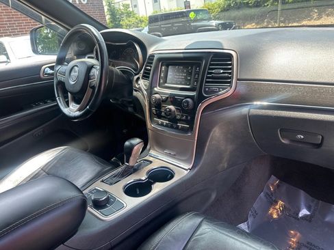 Used 2017 Jeep Grand Cherokee Limited image 20