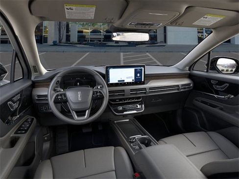 New 2025 Lincoln Corsair Grand Touring image 9