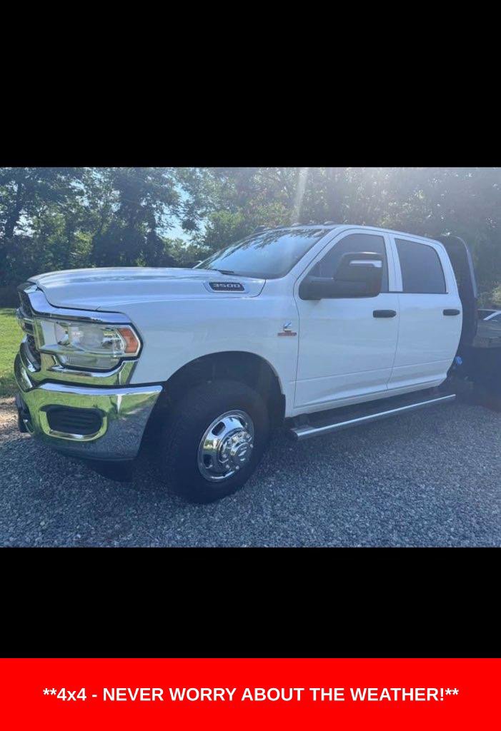 Used 2024 RAM 3500 Tradesman w/ Chrome Appearance Group AWD/4WD image 3