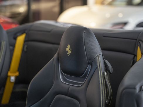 Used 2019 Ferrari Portofino image 31