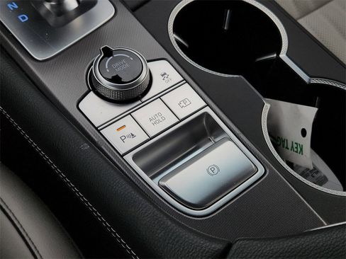 Used 2025 Genesis G70 2.5T w/ Sport Prestige Package image 32