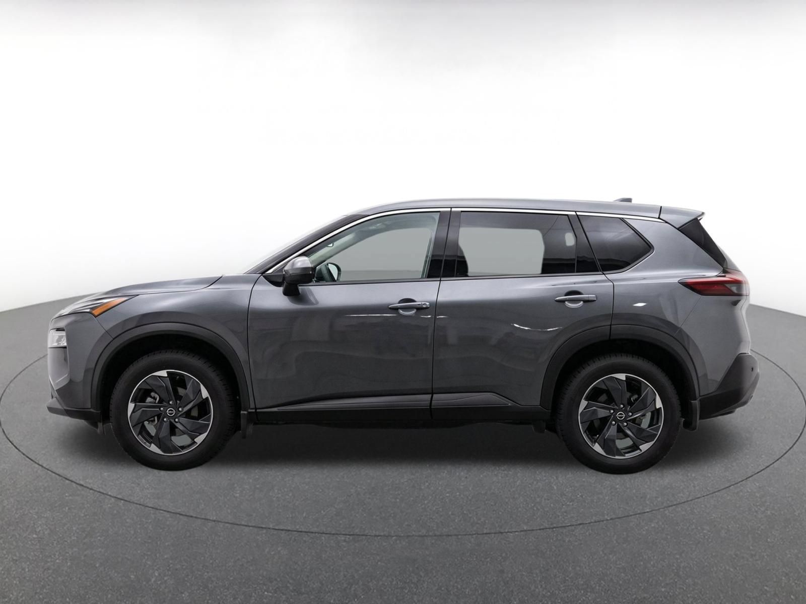 Used 2025 Nissan Rogue SV FWD image 4