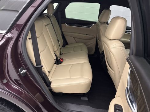 Used 2018 Cadillac XT5 AWD image 42