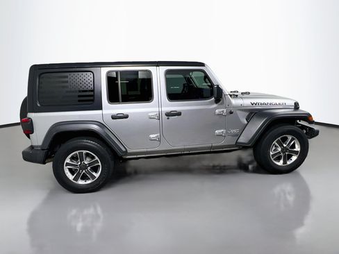 Used 2018 Jeep Wrangler Unlimited Sport S AWD/4WD image 3