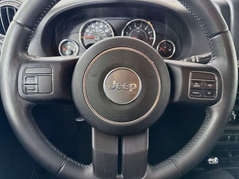 Used 2012 Jeep Wrangler Unlimited Sport AWD/4WD image 13