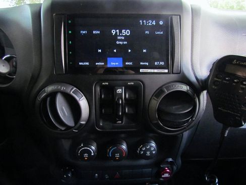 Used 2011 Jeep Wrangler Unlimited Sport AWD/4WD image 30