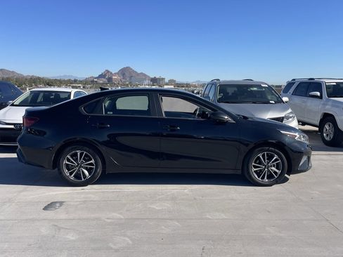 Used 2024 Kia Forte LXS image 3
