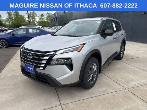 Used 2025 Nissan Rogue S AWD/4WD image 1