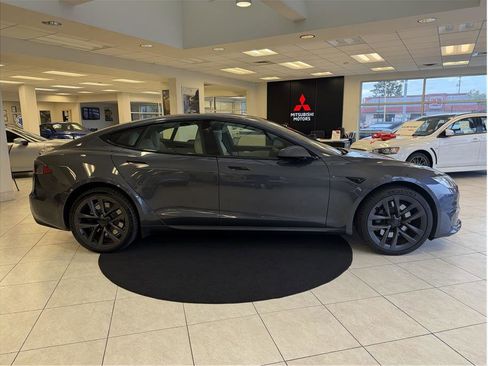 Used 2021 Tesla Model S Plaid image 4