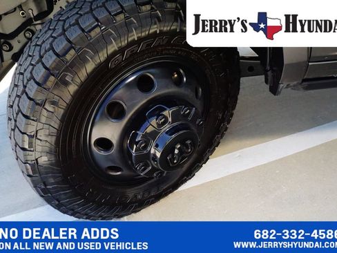 Used 2024 RAM 3500 Limited AWD/4WD image 10