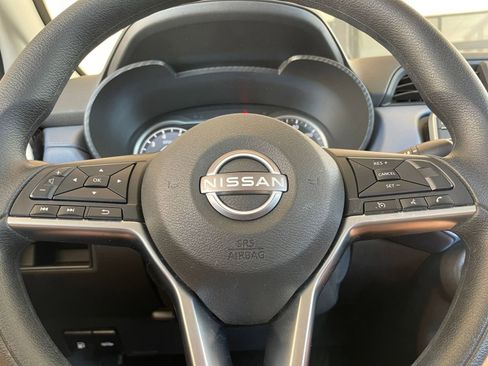 Used 2025 Nissan Versa SV image 25