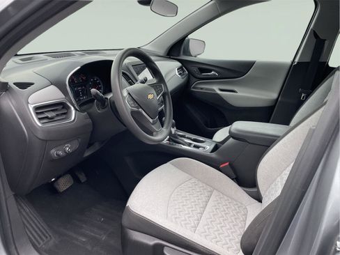 Used 2023 Chevrolet Equinox LS FWD image 11
