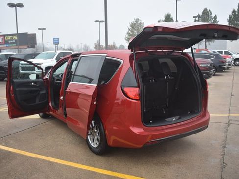 New 2026 Chrysler Voyager LX FWD image 17