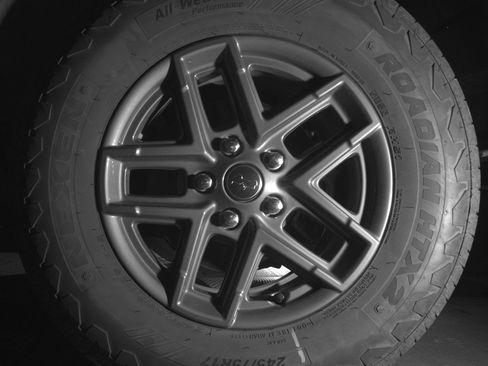 Used 2025 Nissan Rogue SV image 14