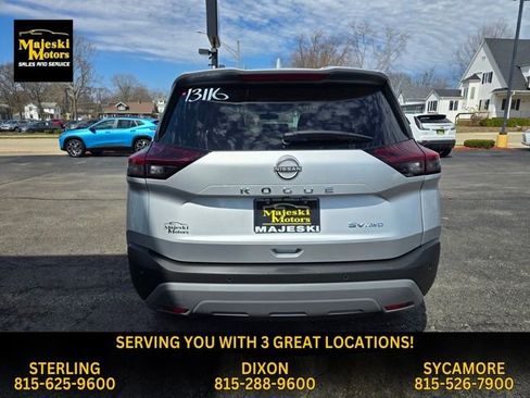 Used 2023 Nissan Rogue SV image 7
