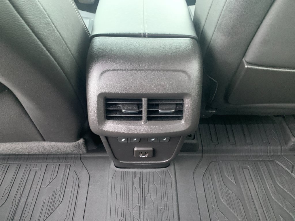 Used 2023 GMC Terrain Denali w/ Denali Premium Package AWD/4WD image 15