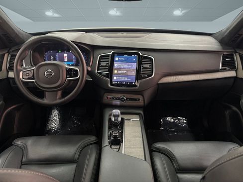Used 2023 Volvo XC90 B6 Ultimate w/ Lounge Package image 14