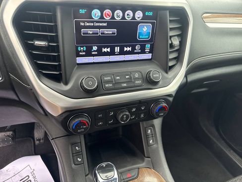 Used 2018 GMC Acadia SLE FWD image 21
