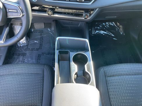 Used 2025 Chevrolet Equinox LT image 40